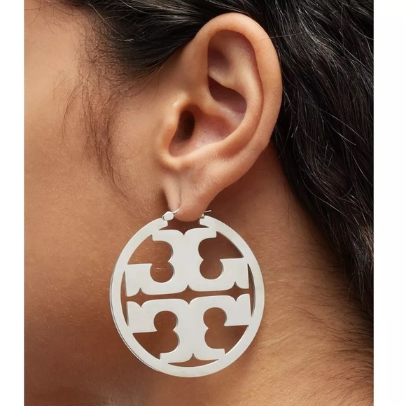 Tory Burch Large Silver Miller Logo Hoop Earrings - Picture 7 of 9